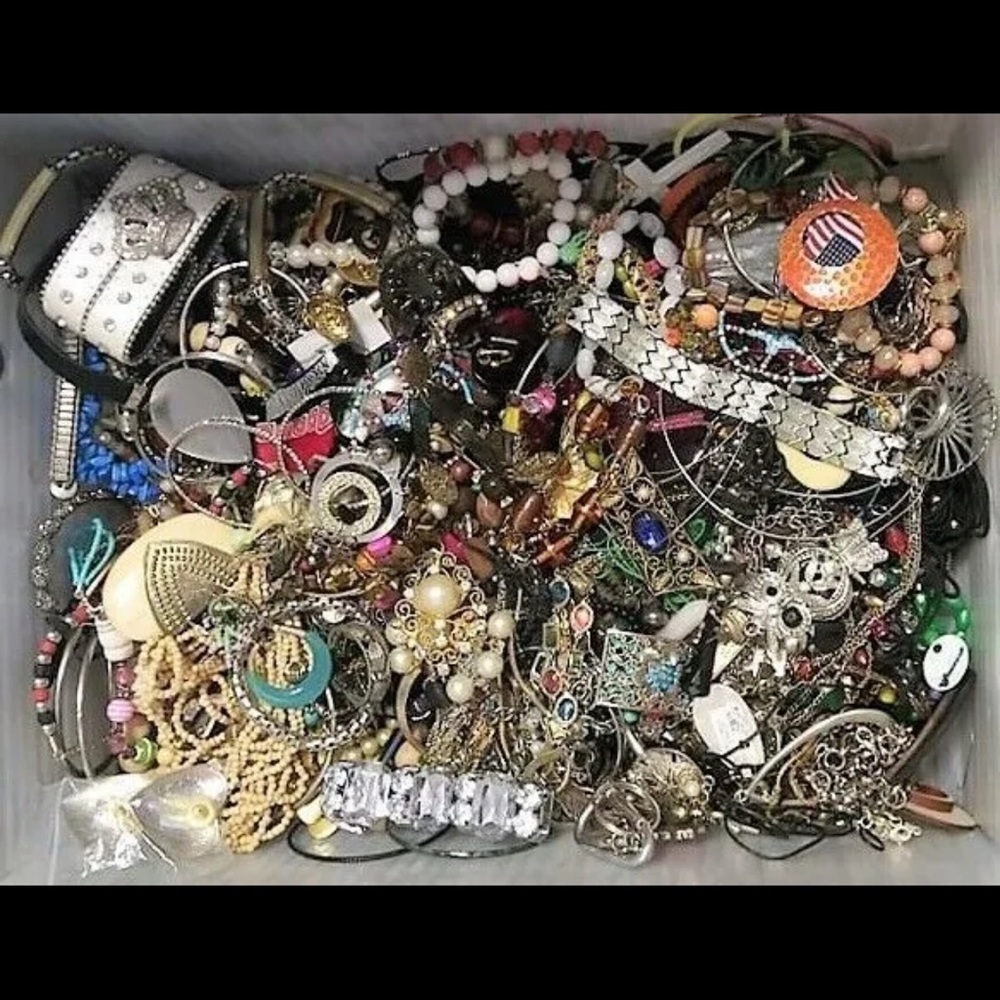Huge 1 LB Vtg Modern Jewelry Lot- MYSTERY BOX! Wearable- Bulk Jewelry Inventory